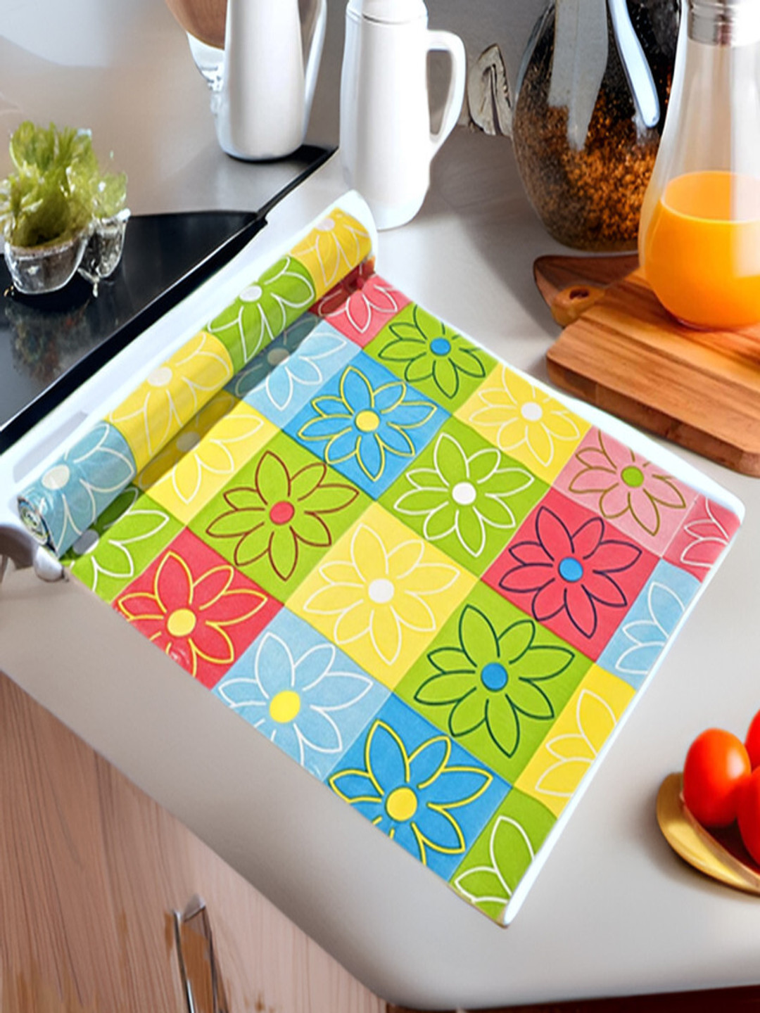 

REVEXO Yellow & Green Printed Water-Resistant Shelf Liner