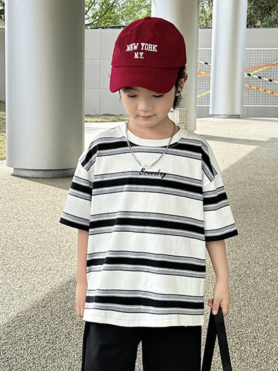 

LULU & SKY Boys Striped Round Neck Cotton Oversized T-shirt, White