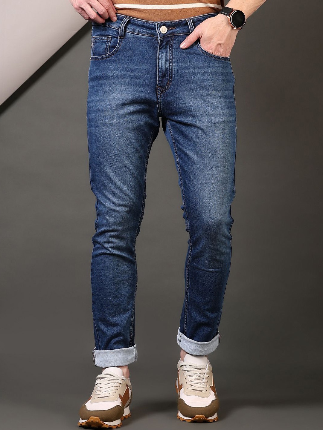

V-Mart Men Regular Fit Mid-Rise Light Fade Jeans, Blue