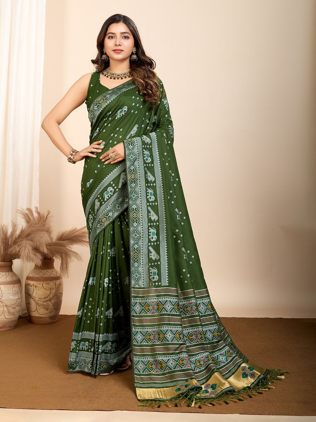 

Nimidiya Woven Design Zari Pure Silk Patola Saree, Green