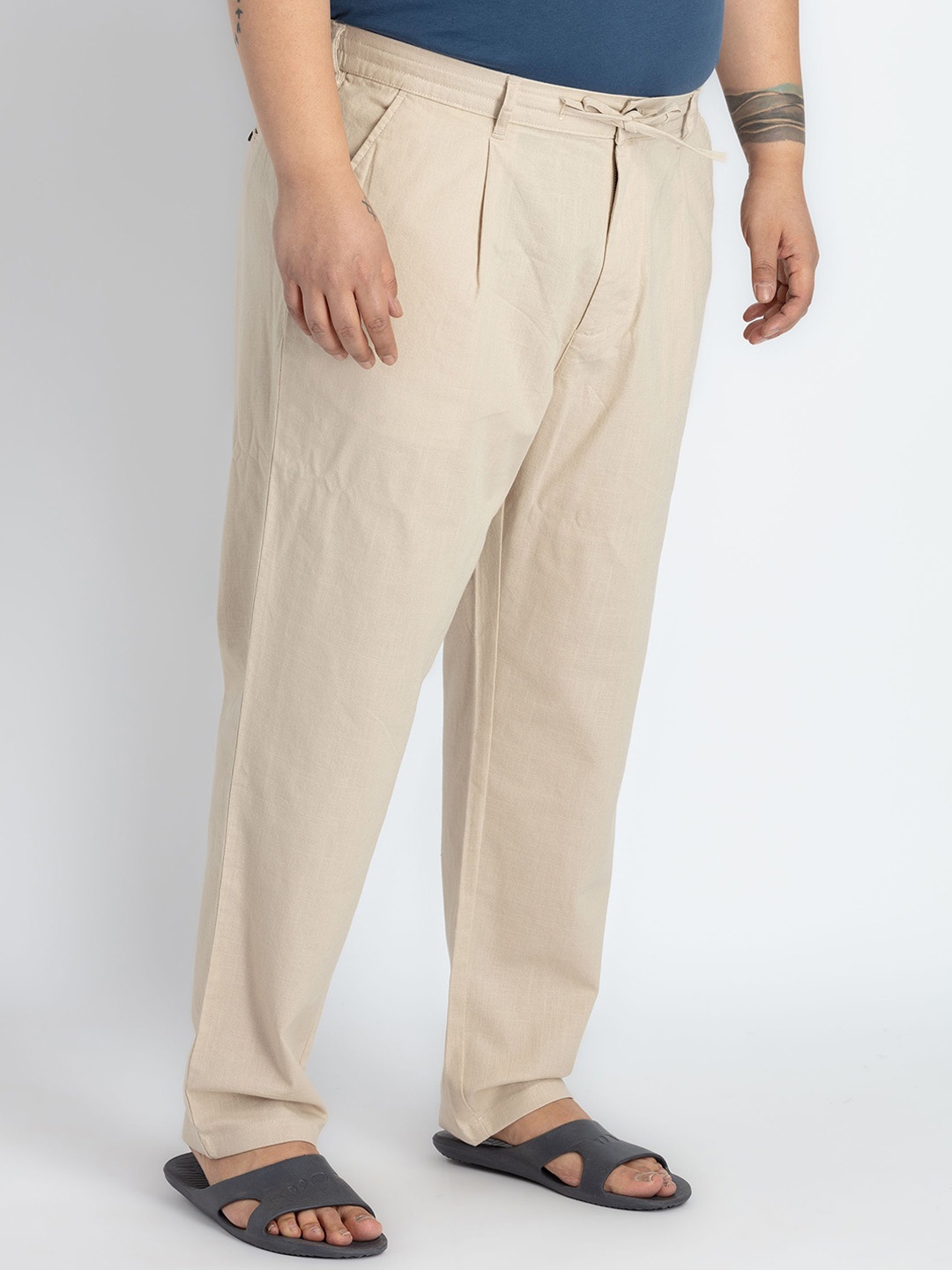 

UNSIZED Men Pleated Trousers, Khaki