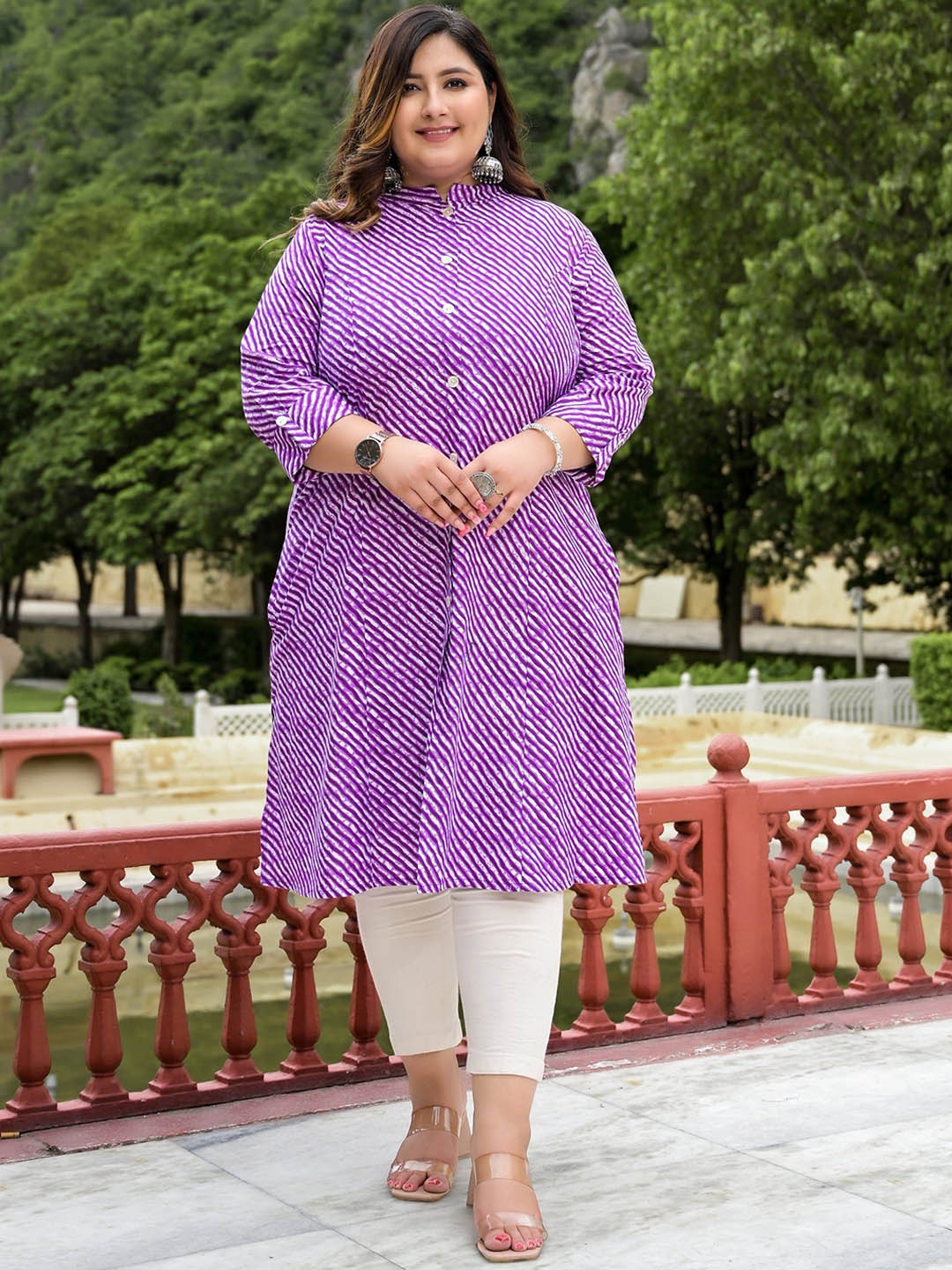 

SINSINI Plus Size Leheriya Printed Mandarin Collar Pure Cotton A-Line Kurta, Purple