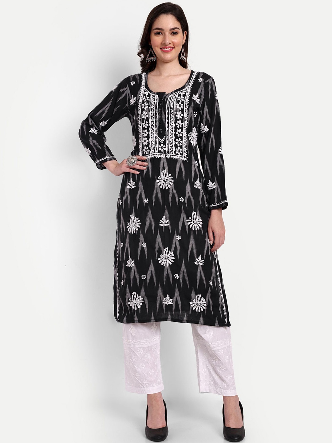 

Indiankala4u Geometric Printed Chikankari Notch Neck Pure Cotton Straight Kurta, Black