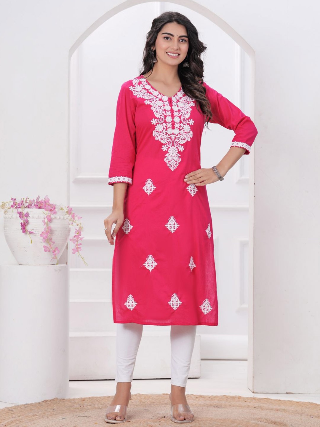 

RANI PRINTS Ethnic Motifs Chikankari Embroidered V-Neck Pure Cotton Straight Kurta, Magenta