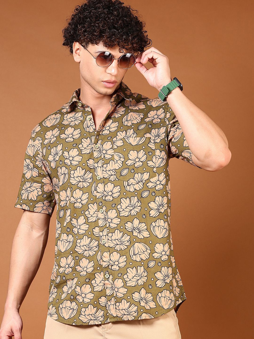 

V-Mart Men Floral Opaque Printed Casual Shirt, Green