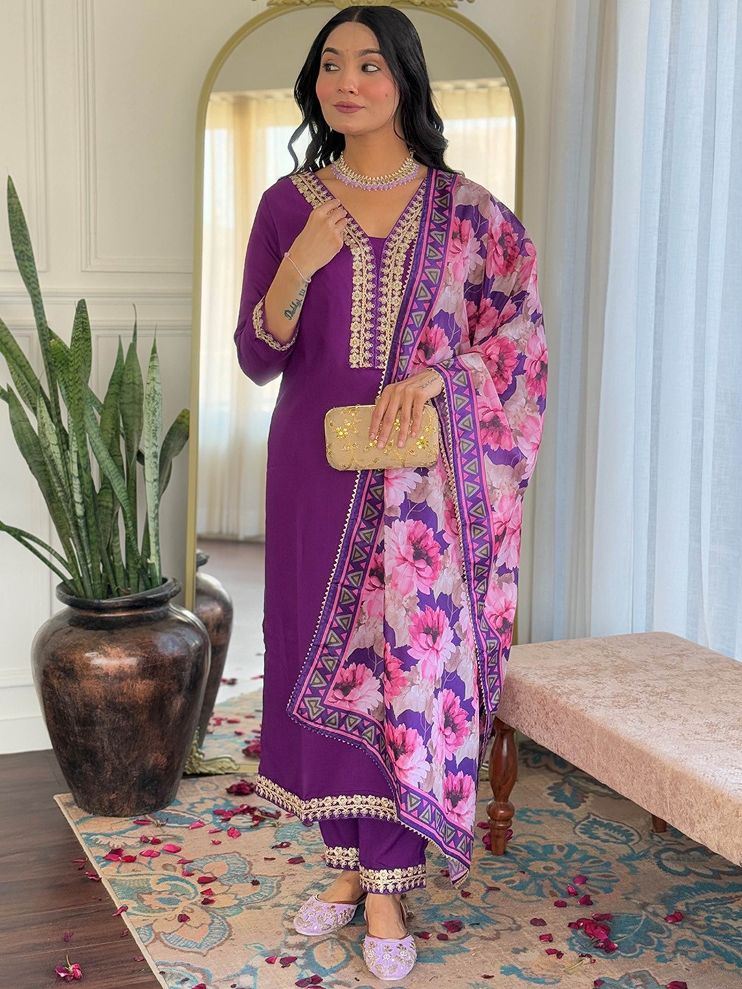 

NKV Floral Embroidered V-Neck Sequinned Straight Kurta And Dupatta, Burgundy
