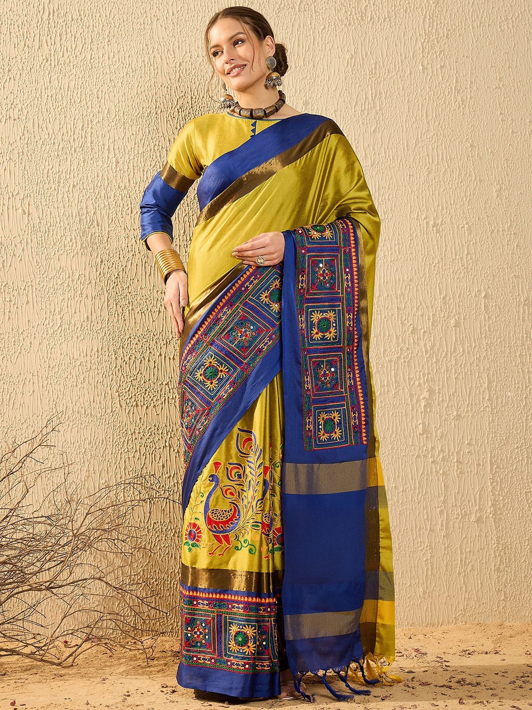 

DIVASTRI Floral Embroidered Banarasi Saree, Yellow