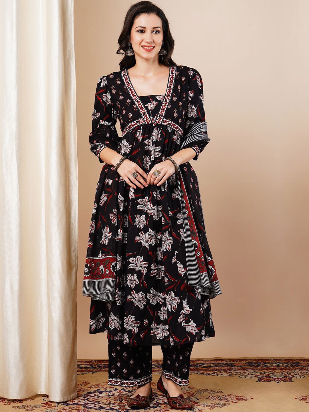 

FASHOR Floral Printed V-Neck Pure Cotton Empire Anarkali Kurta With Palazzos & Dupatta, Black