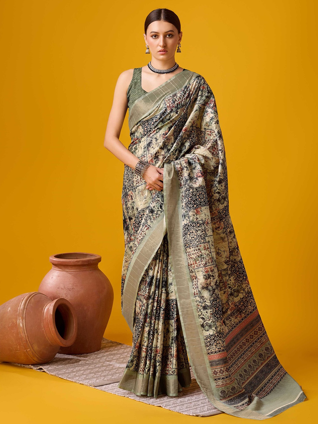 

DIVASTRI Floral Printed Cotton Zari Saree, Cream