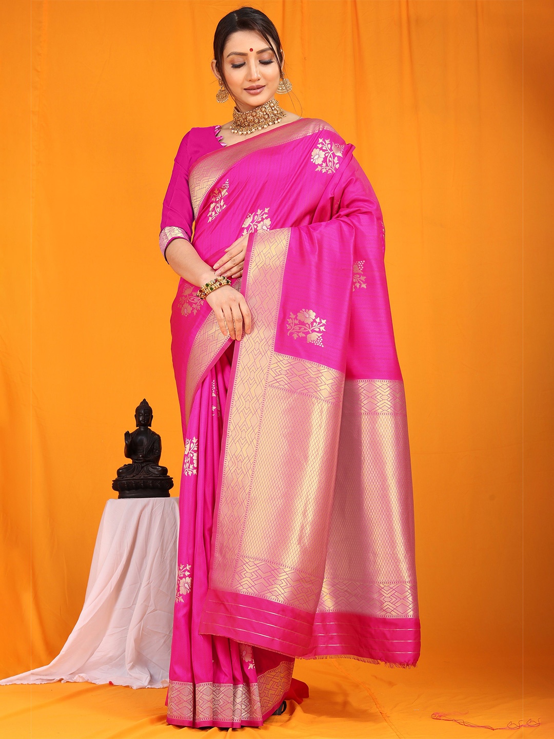 

Kandora Woven Design Zari Pure Silk Heavy Work Paithani Saree, Pink