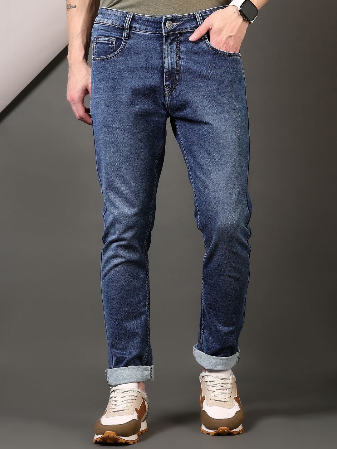 

V-Mart Men Regular Fit Mid-Rise Light Fade Jeans, Blue