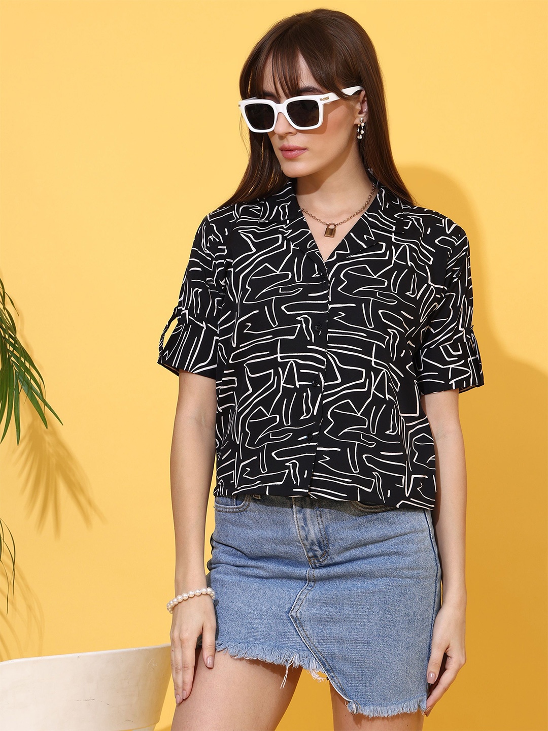 

De La Moda Women Classic Opaque Printed Casual Shirt, Black