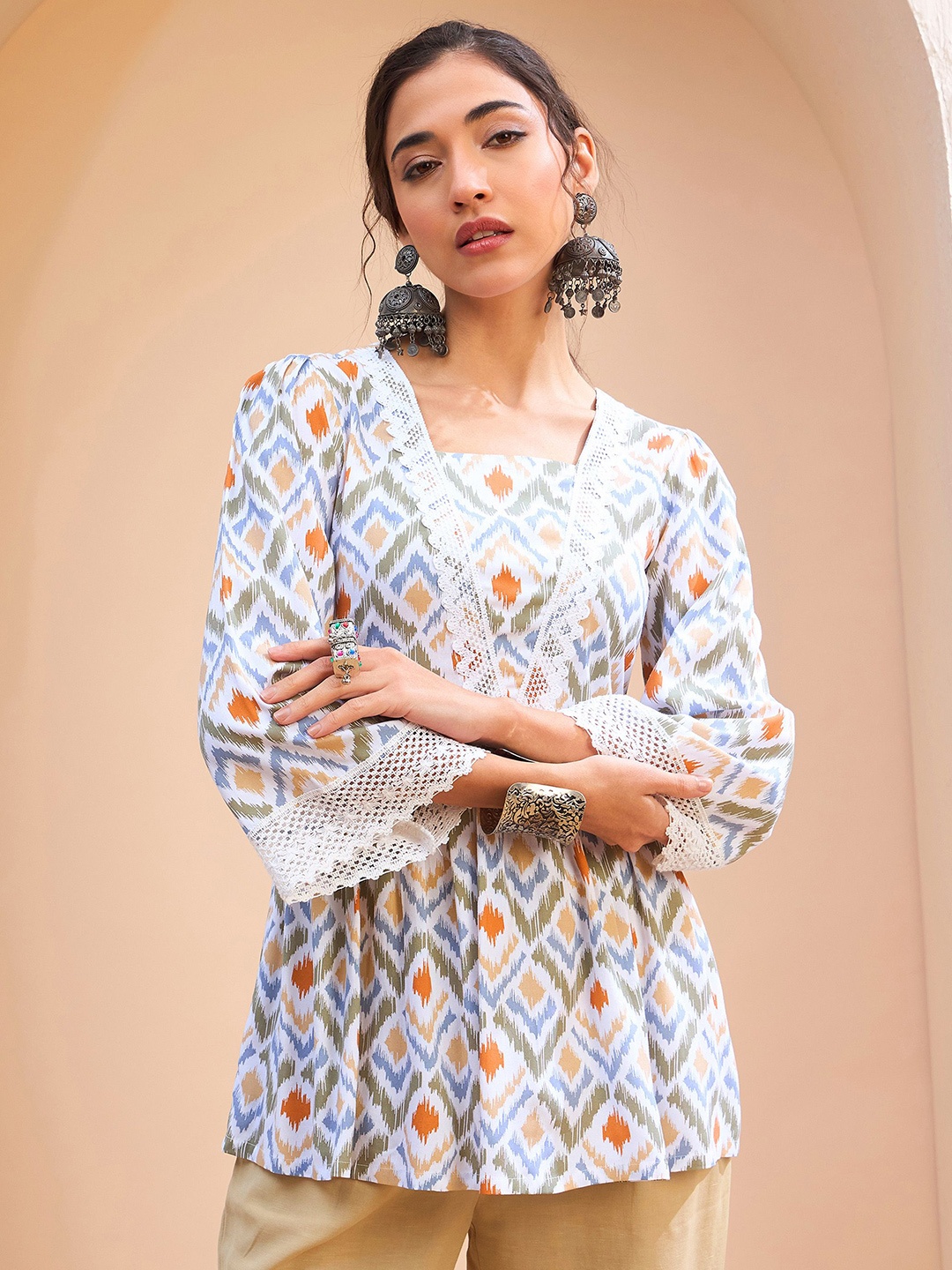 

Shae by SASSAFRAS Geometric Printed V-Neck Angrakha Kurti, White