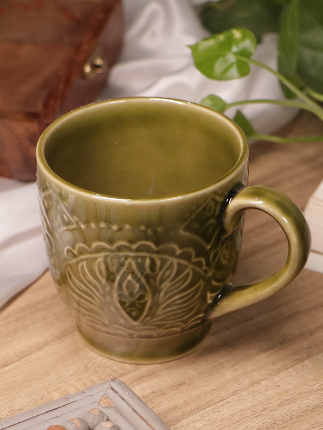 

Rare Planet Olive & White Floral Printed Ceramic Dishwasher Safe Glossy Mug