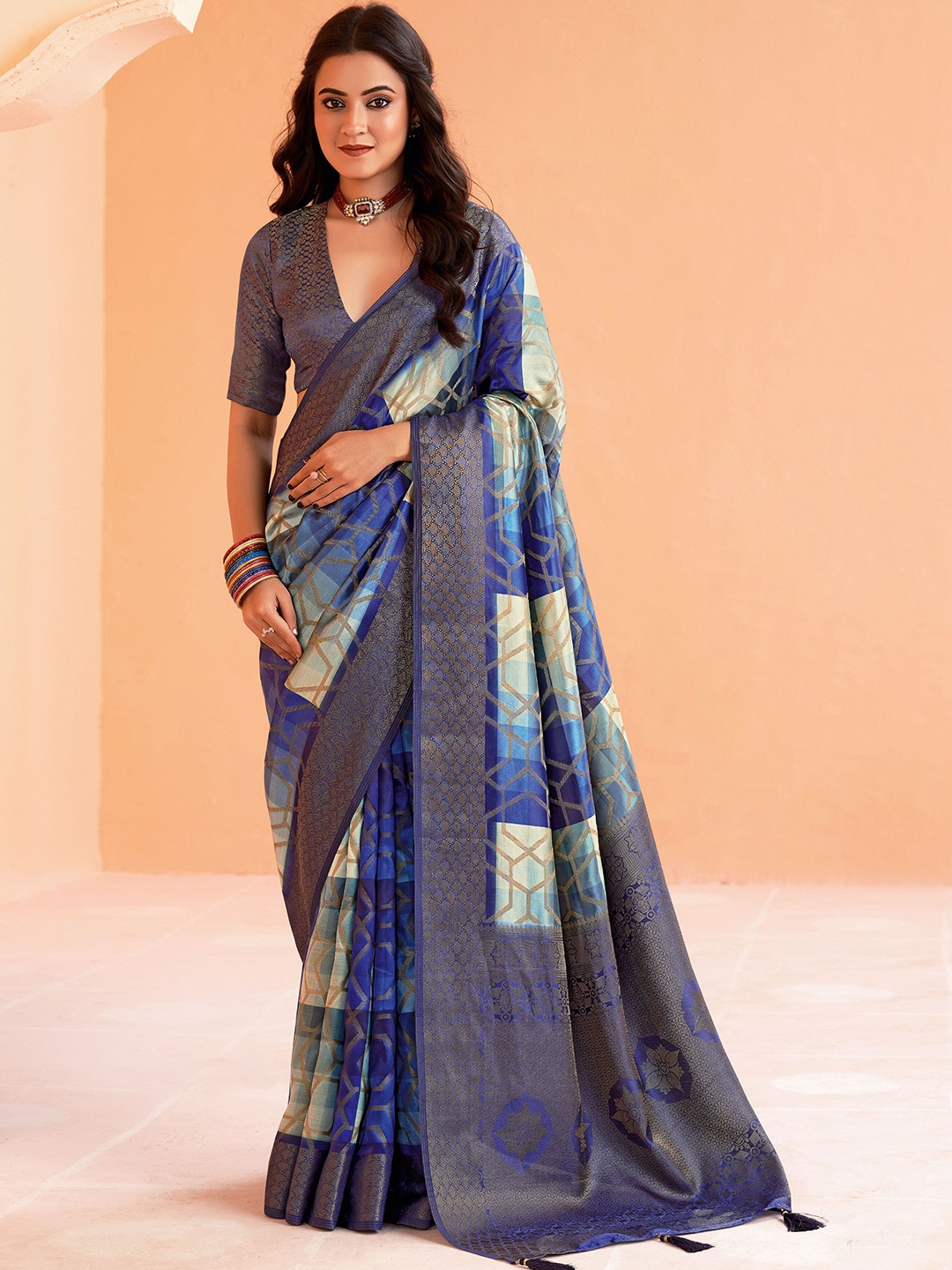 

Sangria Woven Design Saree With Blouse Piece, Blue