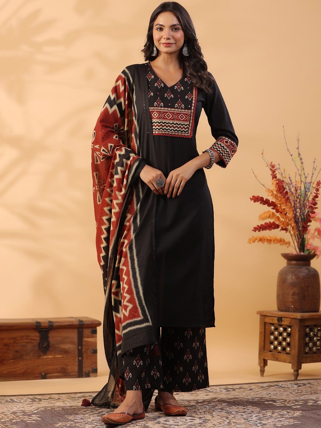 

AUTUMN LANE Ethnic Motifs Yoke Design V-neck Pure Cotton Kurta With Palazzo & Dupatta, Black