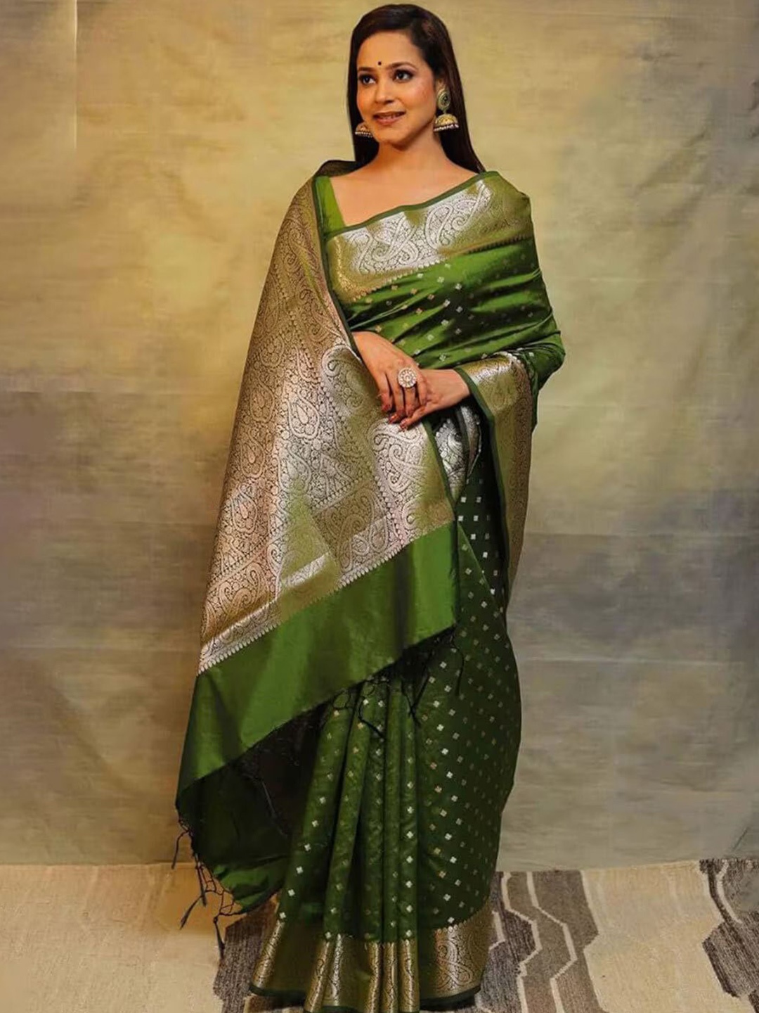 

LADY SHOPI Woven Design Pure Silk Banarasi Saree, Green