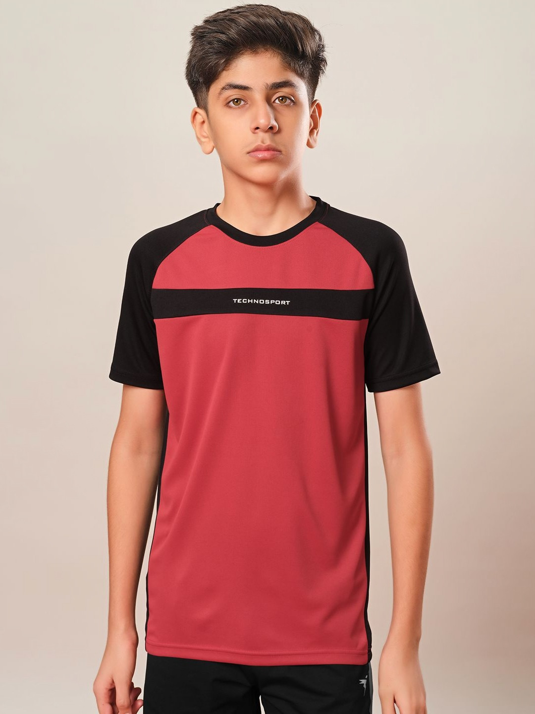

Technosport Boys Colourblocked Pockets Slim Fit T-shirt, Red