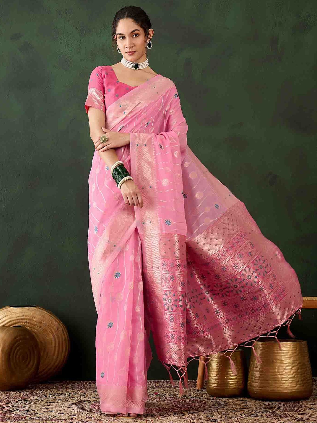 

DIVASTRI Woven Design Zari Banarasi Saree, Pink