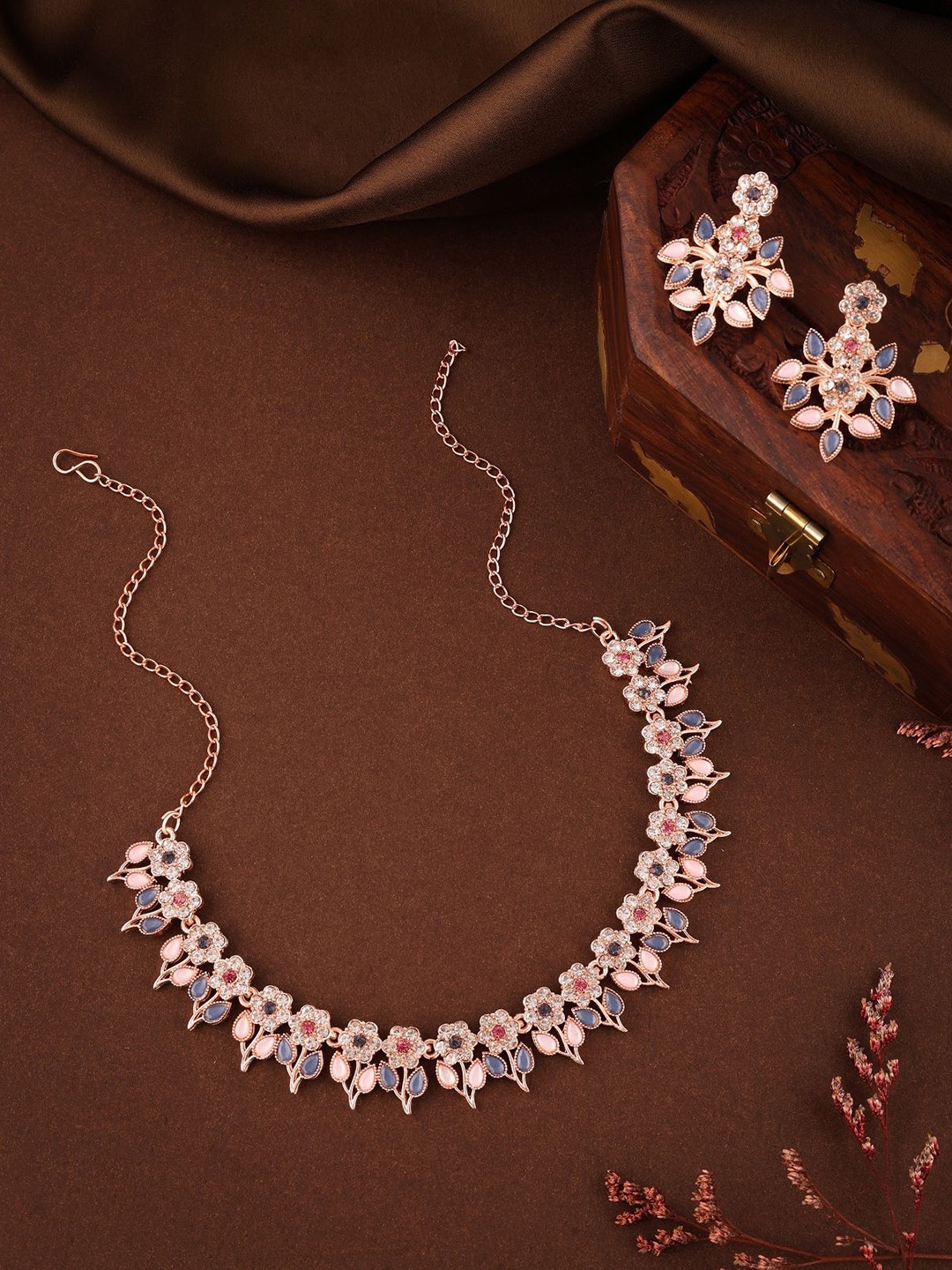 

Lyriss ASTER Gold-Plated American Diamond Studded Floral Shaped Jewellery Set