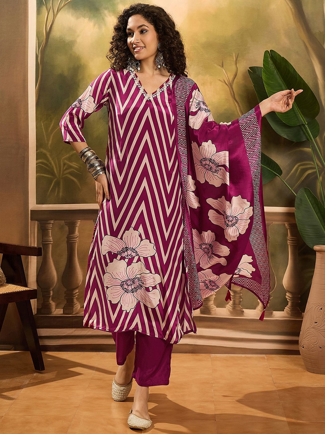 

Sangria Chervon Printed V-Neck Straight Kurta & Trousers With Dupatta, Purple
