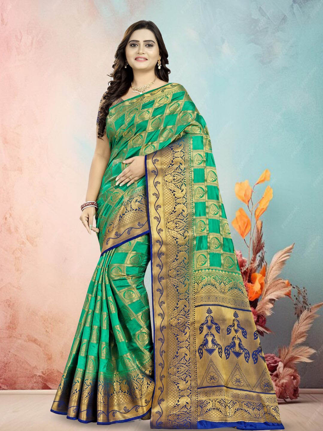

DIVASTRI Woven Design Zari Pure Silk Banarasi Saree, Green