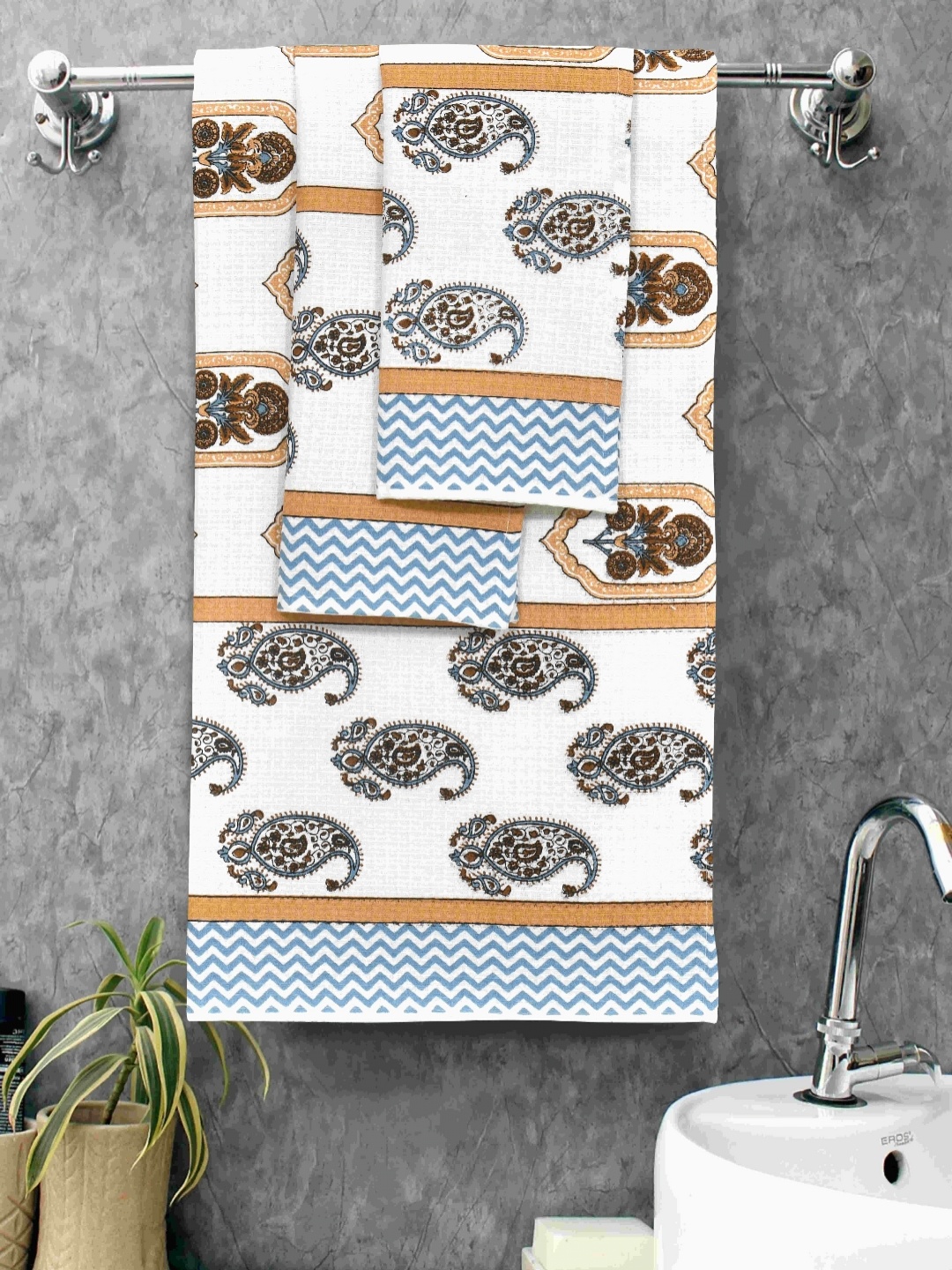 

MAFATLAL White & Beige 3 Pieces Ethnic Motifs Printed Cotton 250 GSM Towel Set