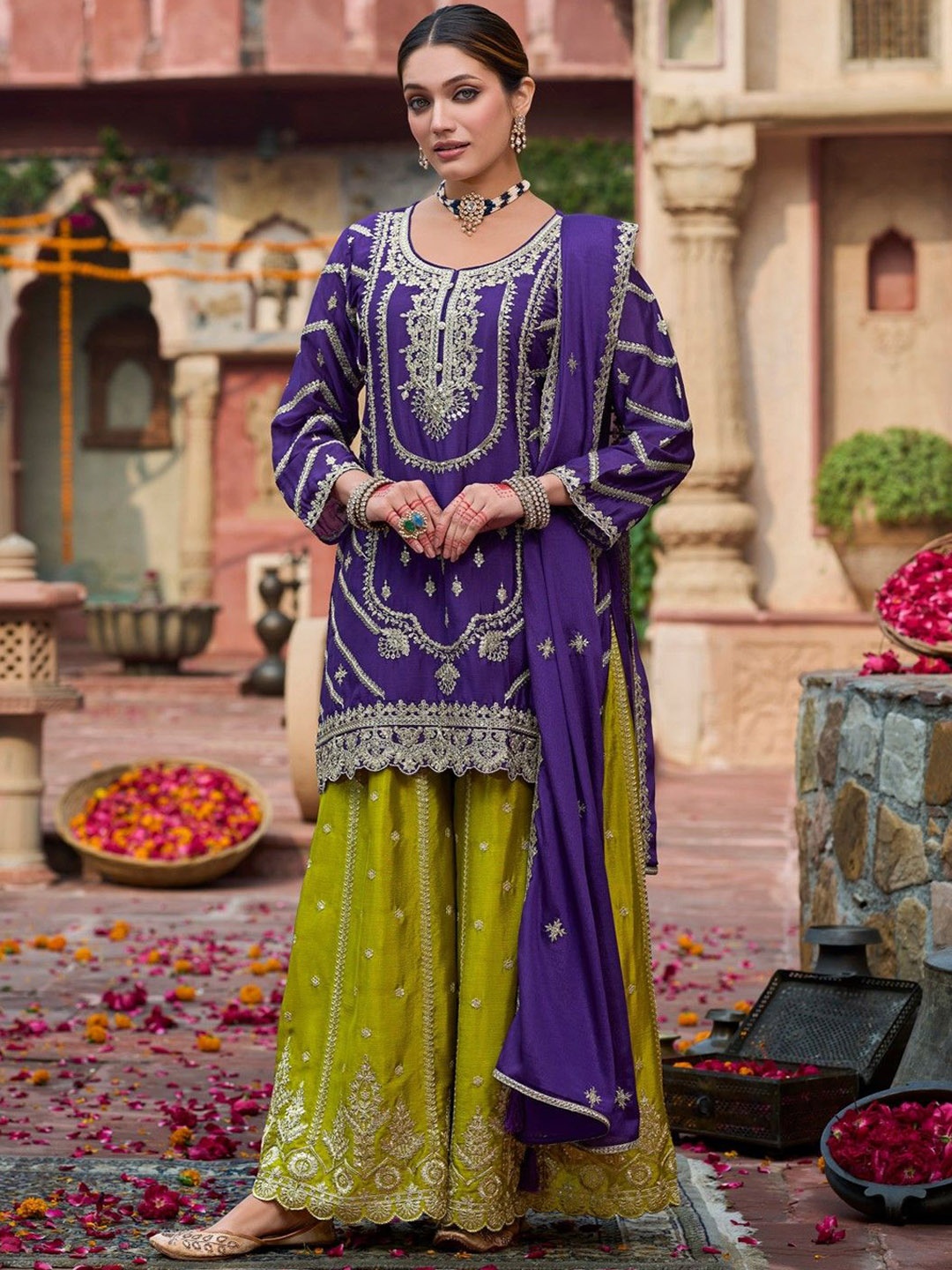 

AUTUMN LANE Ethnic Motifs Embroidered Round Neck Straight Kurti with Palazzo & Dupatta, Purple