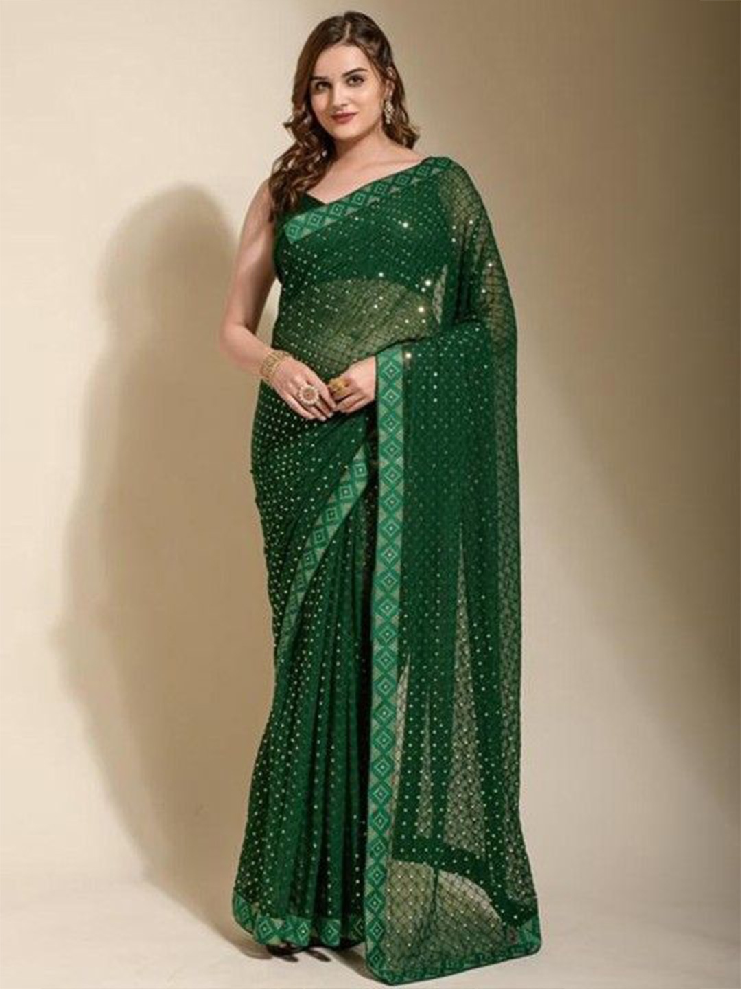 

DIVASTRI Embellished Sequinned Poly Georgette Saree, Green