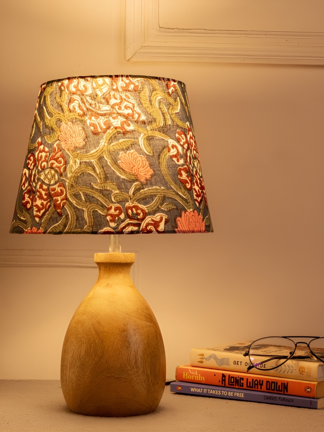 

green girgit Grey Printed Frusturical Shaped Wooden Table Lamp With Bulb