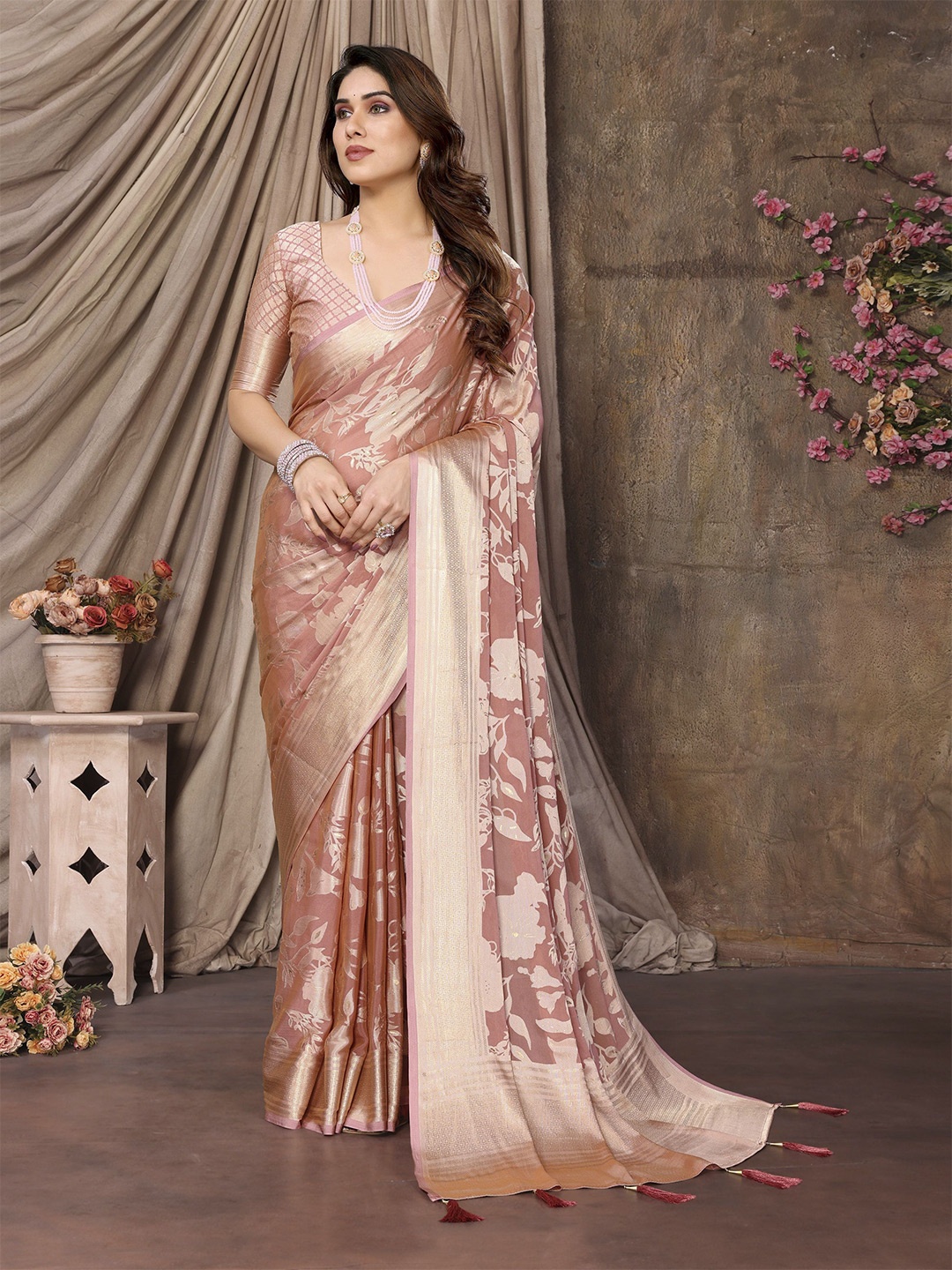 

Sangria Floral Printed Saree With Blouse Piece, Pink