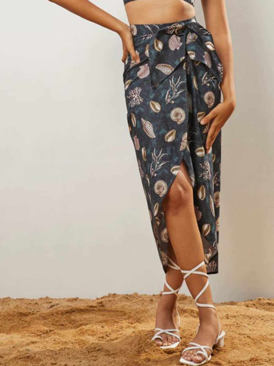 

CMGE Tropical Printed Effortless Ready-to-Wear Casual Sarong, Grey
