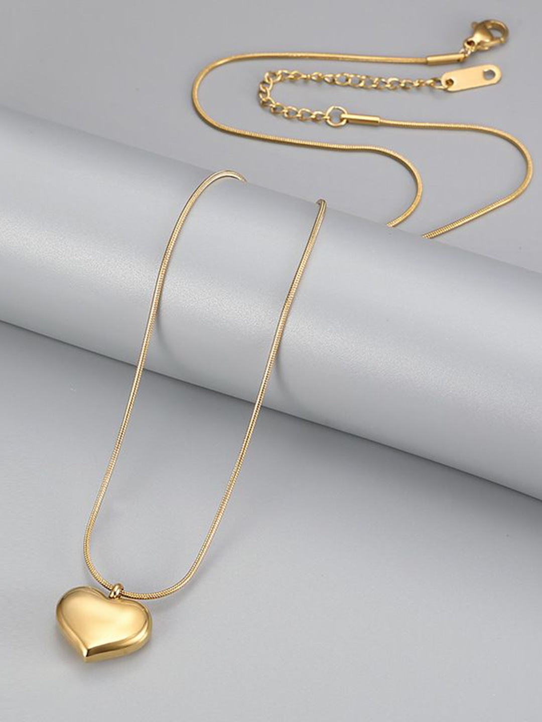 

DressBerry Gold-Plated Stainless Steel Heart Shaped Anti Tarnish Pendants With Chains