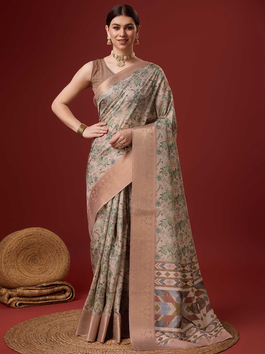 

DIVASTRI Floral Printed Cotton Zari Saree, Peach