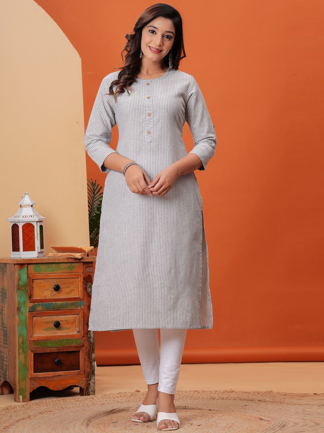 

Sarai Women Striped Cotton Straight Kurta, Grey