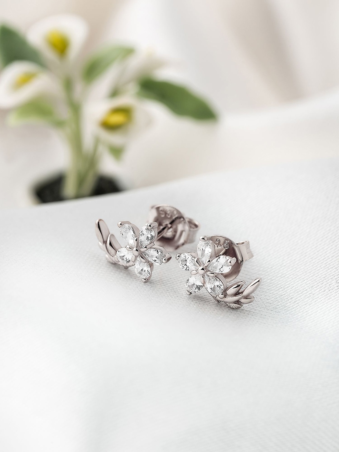 

SILBERRY 925 Sterling Silver Rhodium-Plated Cubic Zirconia Studded Jasmine Studs