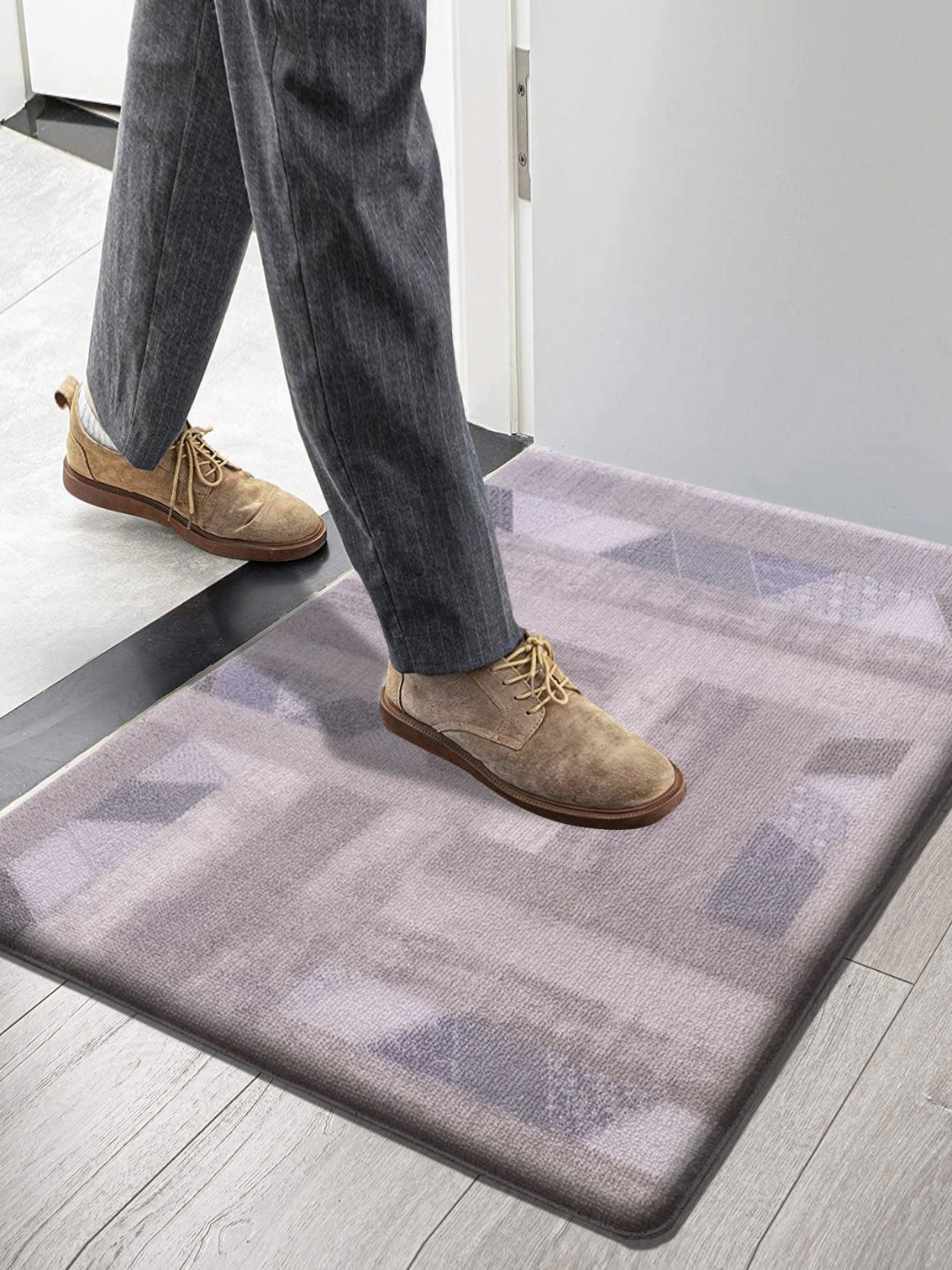 

LUXEHOME INTERNATIONAL Beige & Blue Geometric Printed Anti-Skid Doormat