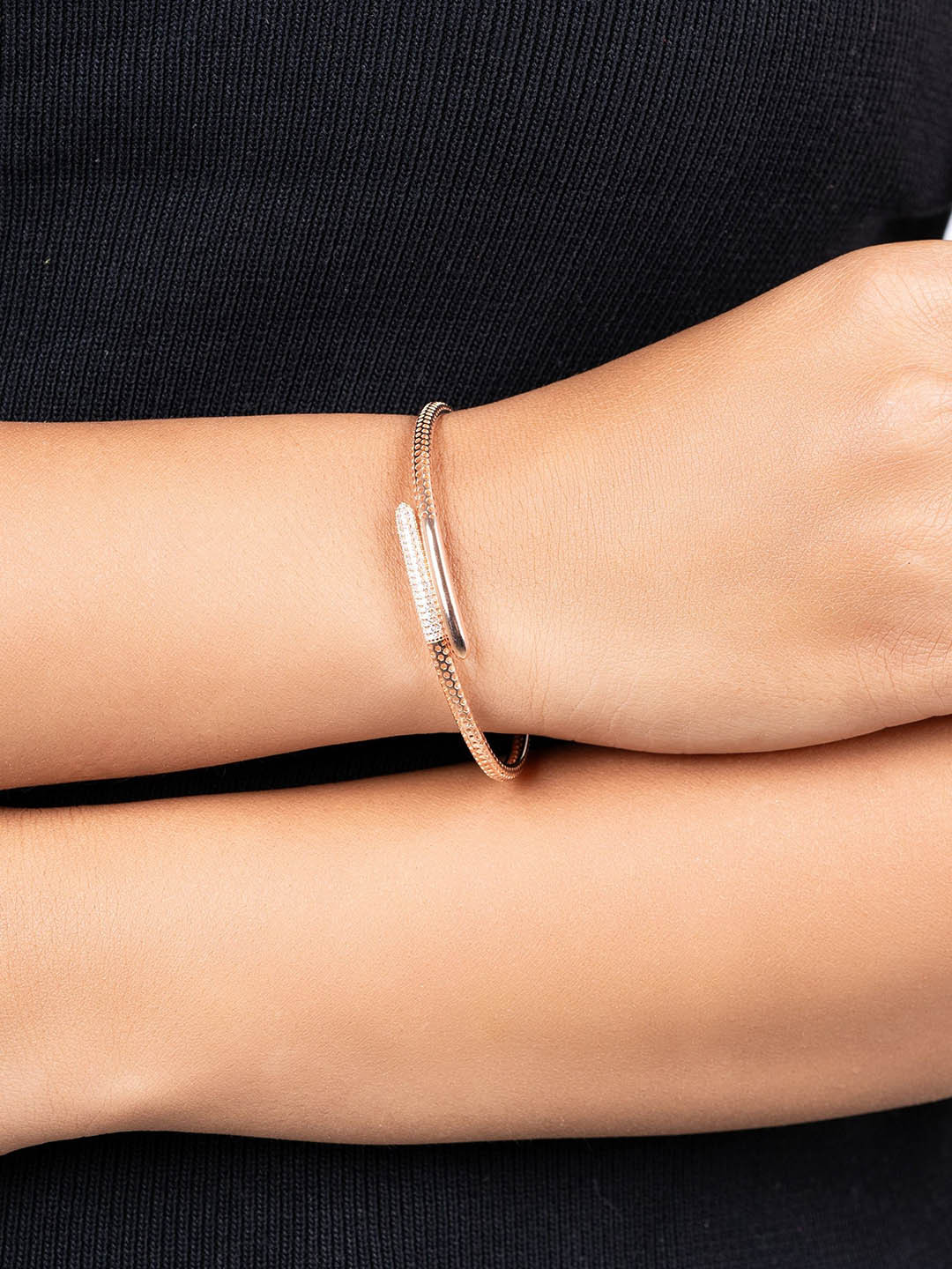 

GLYTERS Women Sterling Silver Rose Gold-Plated Wraparound Bracelet