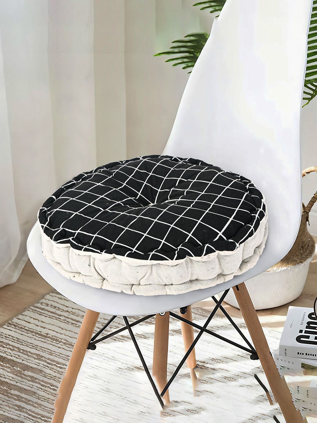 

Kuber Industries Black & White 2 Pieces Printed Sitting Chair Cushion Pads