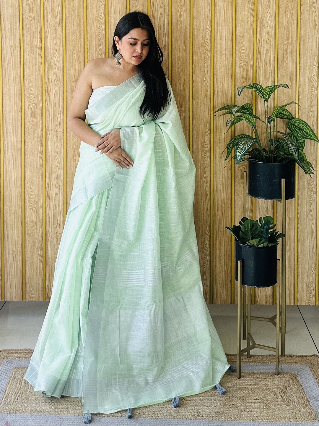 

Moda Rapido Zari Silk Blend Saree, Green
