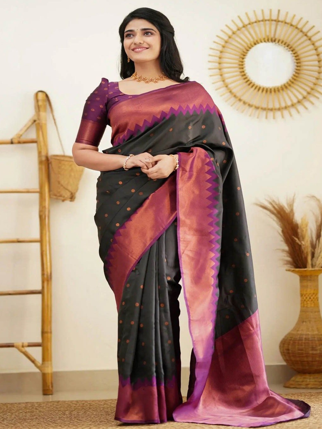 

JULEE Woven Design Zari Pure Silk Banarasi Saree, Black