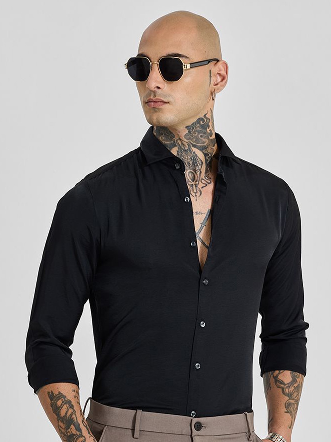

Snitch Men Slim Fit Opaque Formal Shirt, Black