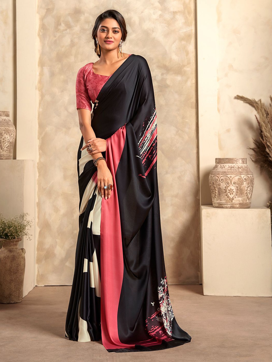 

DIVASTRI Printed Satin Saree with Blouse Piece, Black