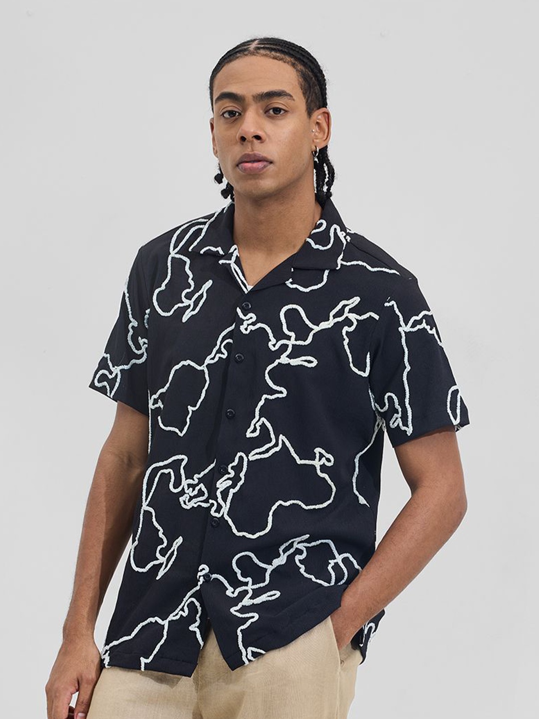

Snitch Men Boxy Opaque Printed Casual Shirt, Black