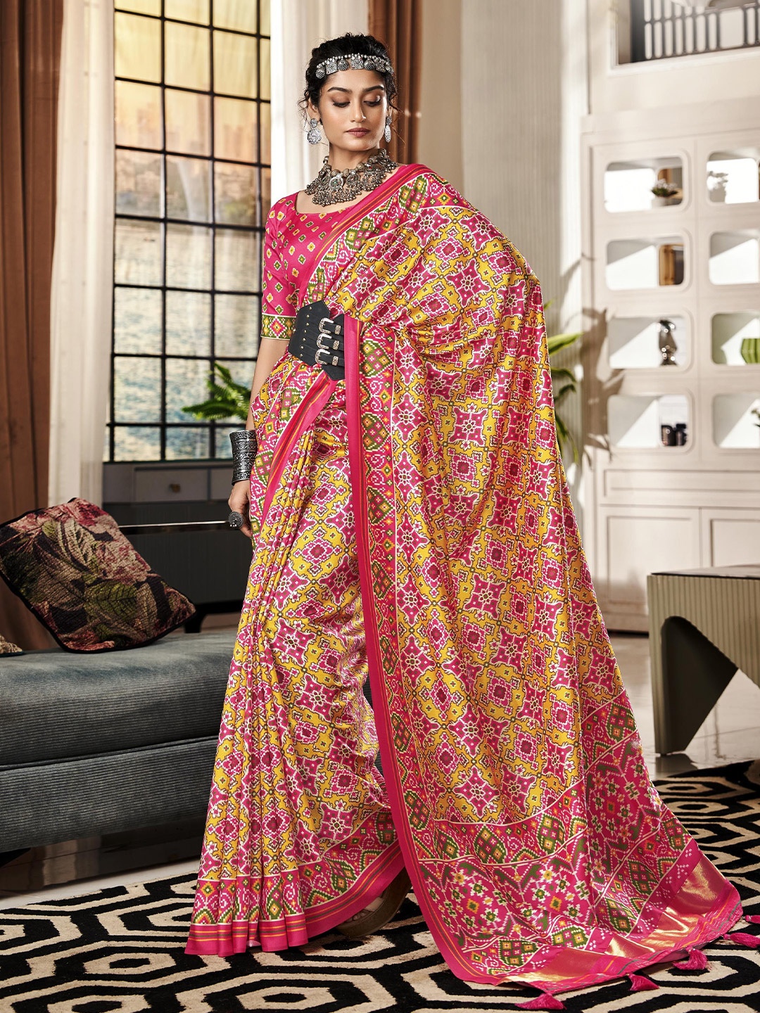 

Mitera Ethnic Motifs Printed Patola Saree, Pink