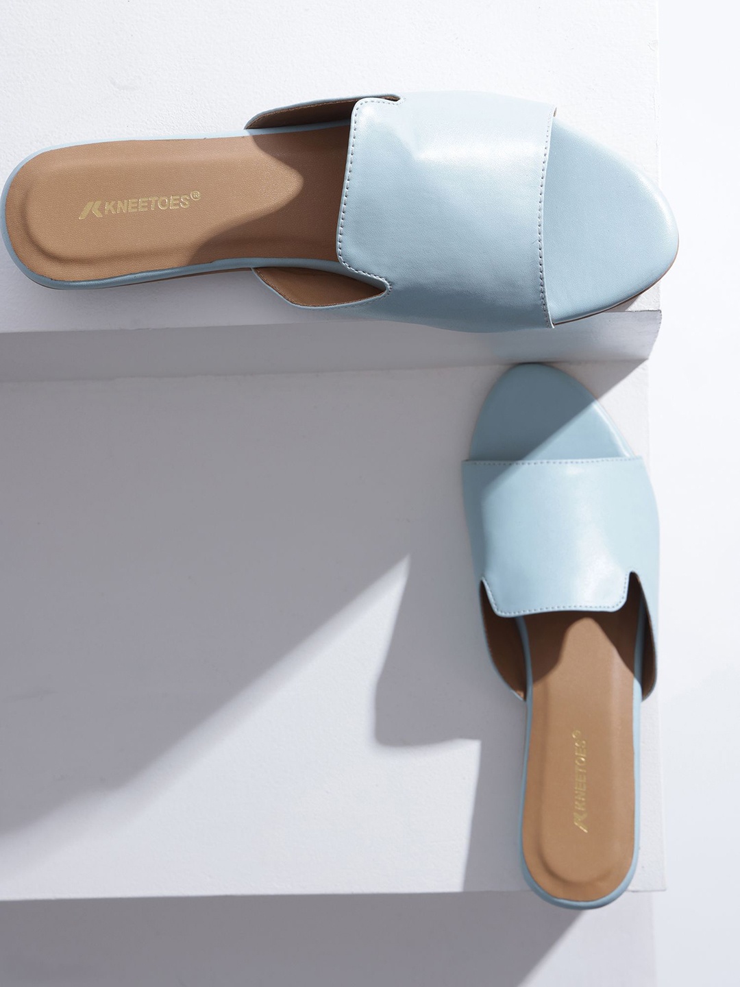 

KNEETOES Women Colourblocked Open Toe Flats with Bows, Blue