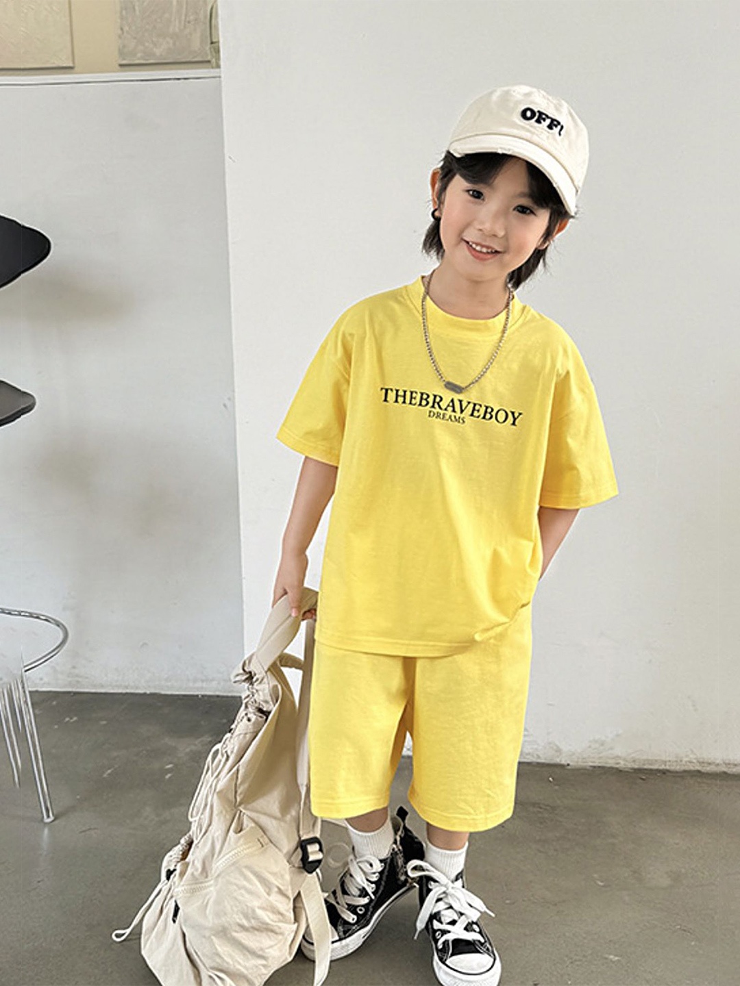 

LULU & SKY Boys Printed T-shirt With Shorts, Yellow