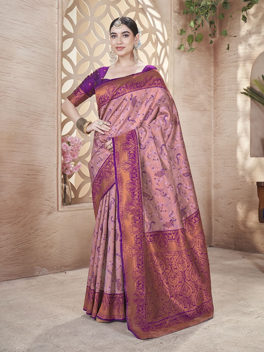 

Sangria Woven Design Saree With Blouse, Pink