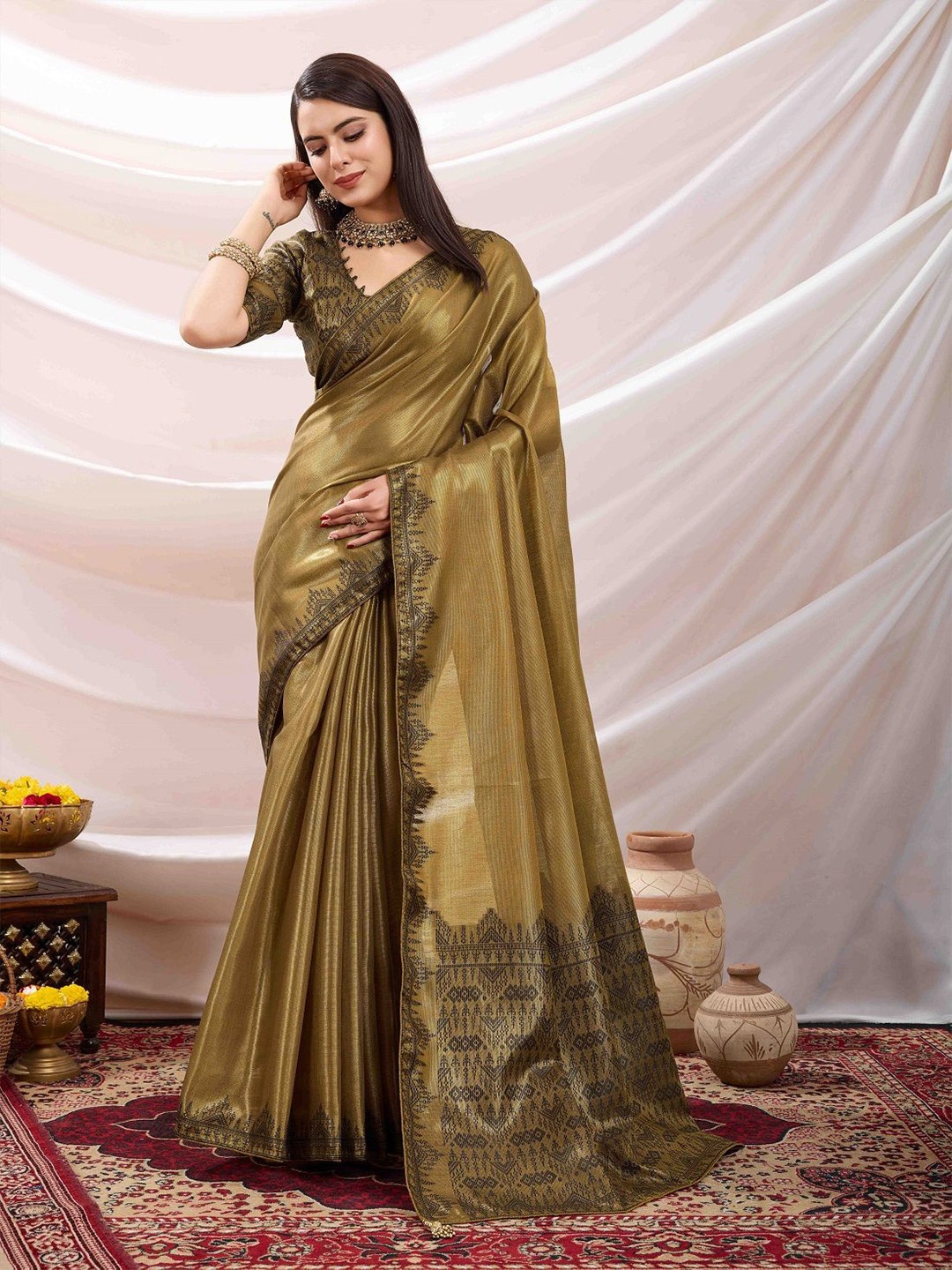 

Mitera Woven Design Linen Blend Saree, Gold