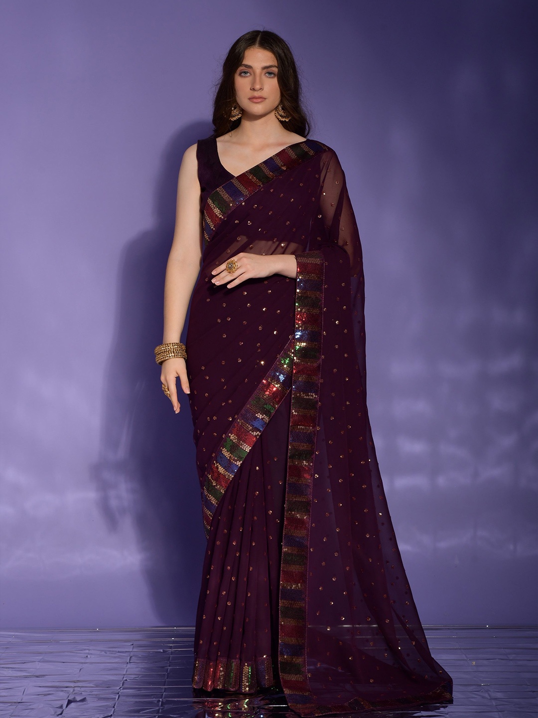 

DIVASTRI Embellished Sequinned Poly Georgette Saree, Burgundy